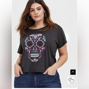 Torrid charcoal grey and multicolored sugar skull relaxed fit crop tee